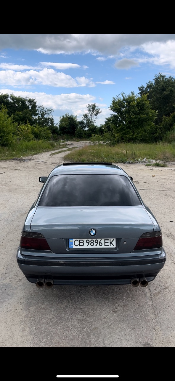 BMW 7 серії - фото 2