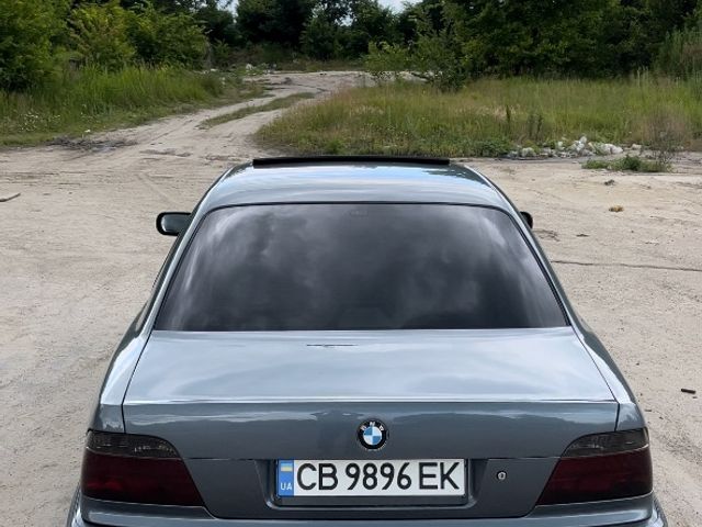 BMW 7 серії - фото 1