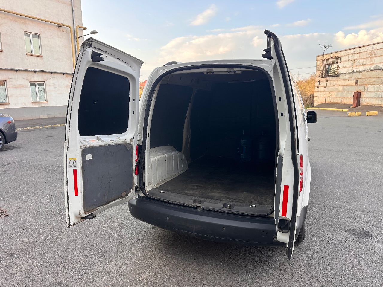 Volkswagen Caddy - фото 5