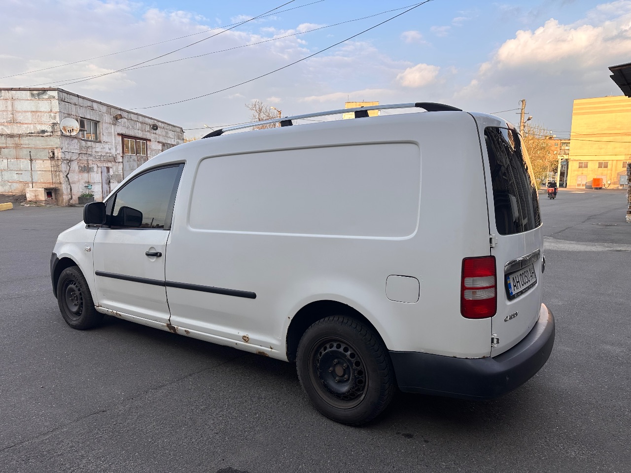 Volkswagen Caddy - фото 12