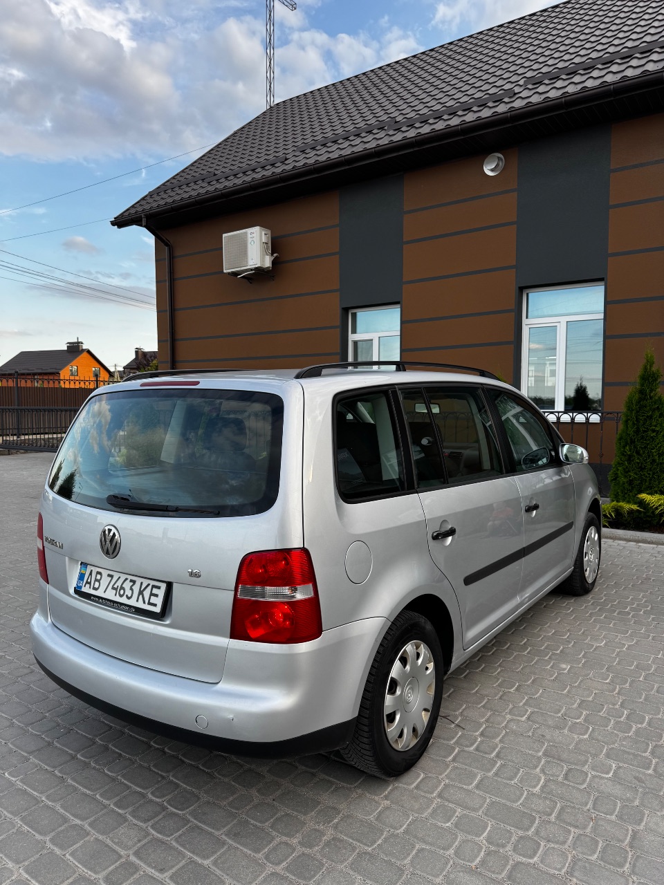 Volkswagen Touran - фото 7