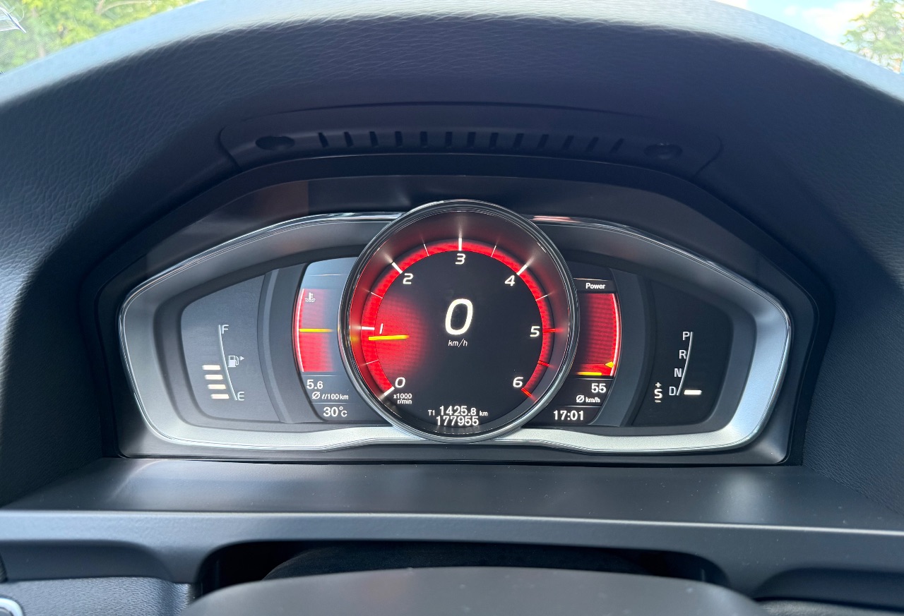 Volvo S60 - фото 8