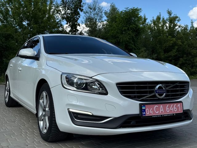 Volvo S60 - фото 2