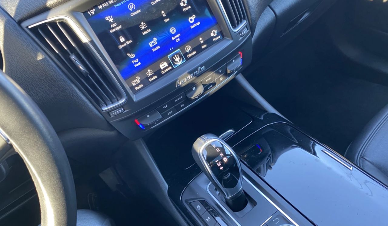 Maserati Levante - фото 4