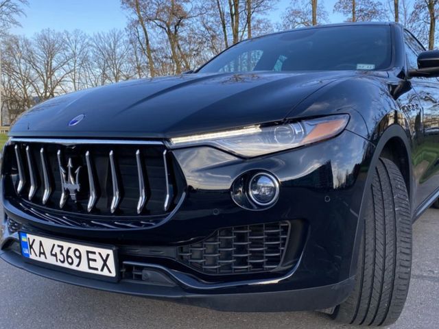 Maserati Levante - фото 1