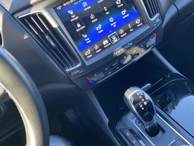 Maserati Levante - фото 4