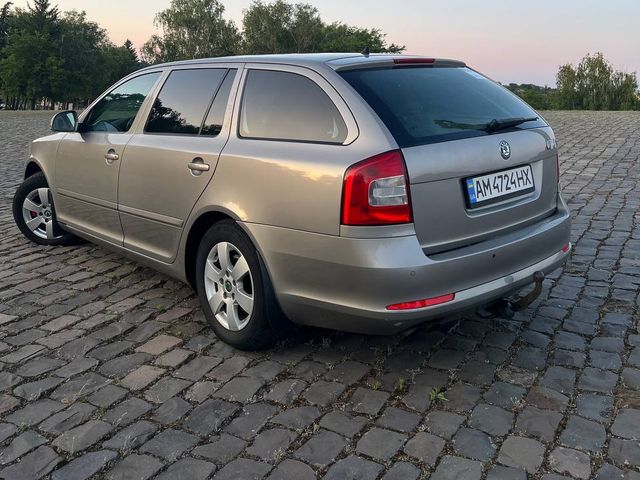 Skoda Octavia - фото 1