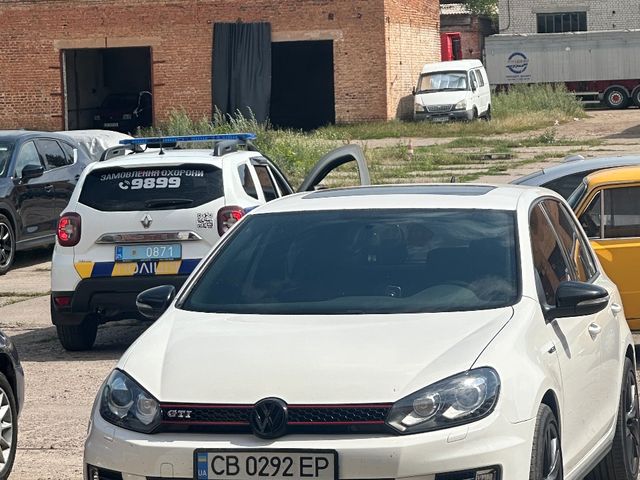 Volkswagen Golf GTI