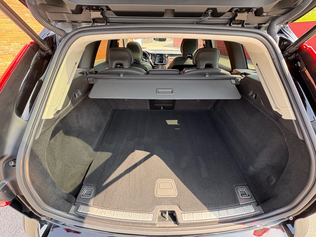 Volvo XC60 - фото 12