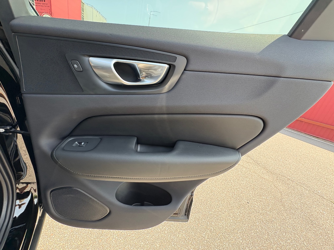 Volvo XC60 - фото 18