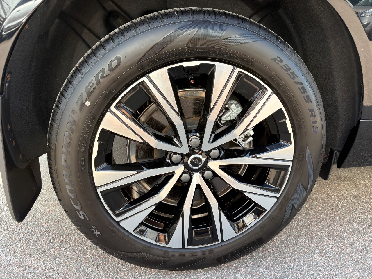 Volvo XC60 - фото 9