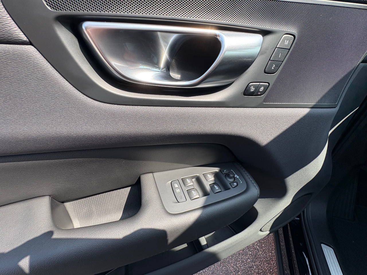 Volvo XC60 - фото 14