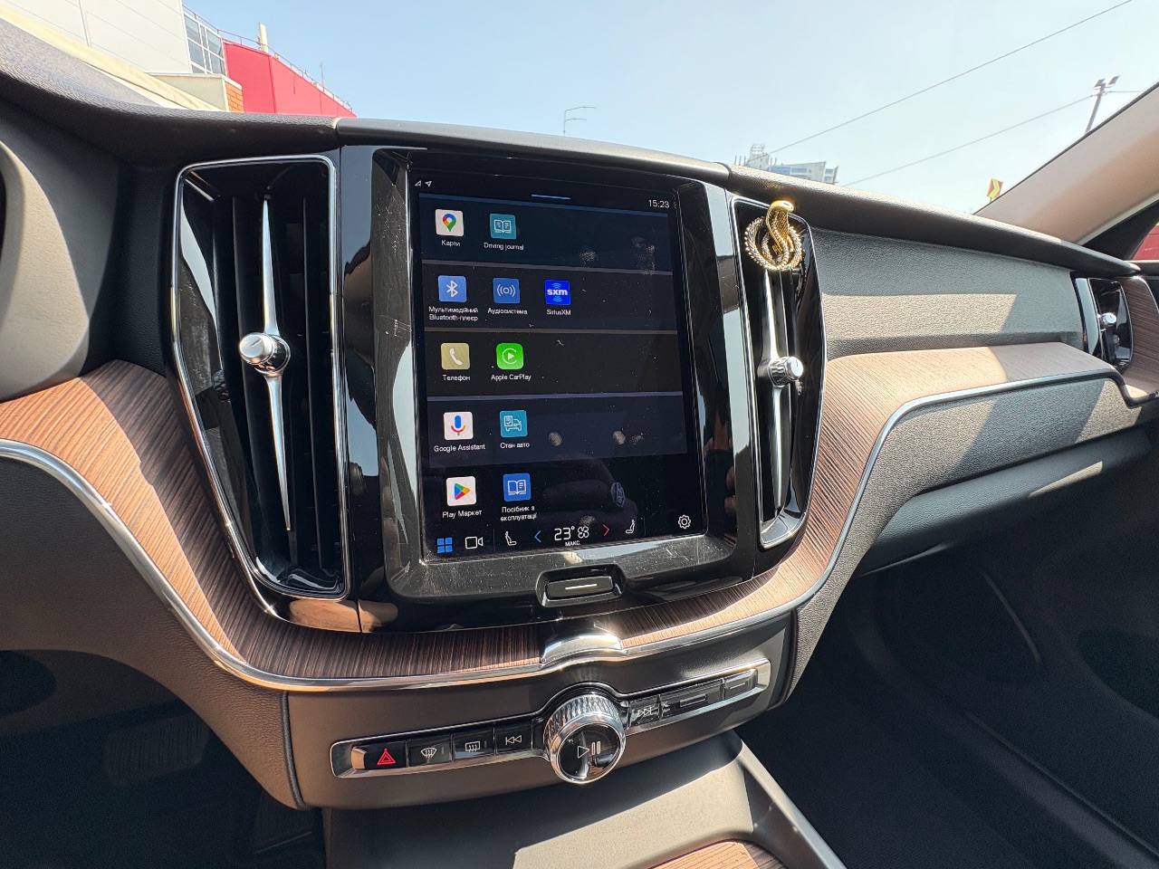 Volvo XC60 - фото 32