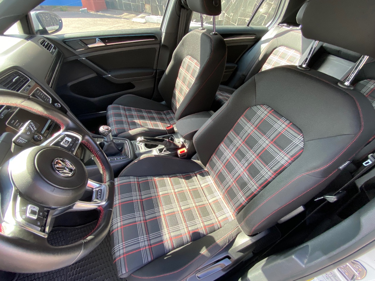 Volkswagen Golf GTI - фото 23