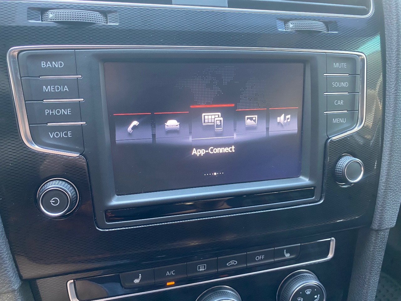 Volkswagen Golf GTI - фото 14