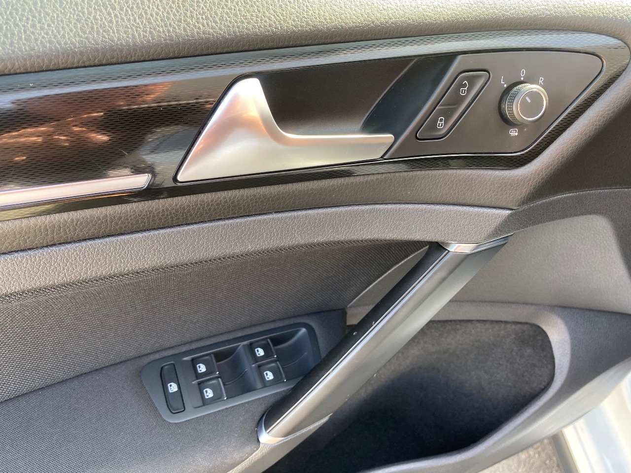 Volkswagen Golf GTI - фото 31