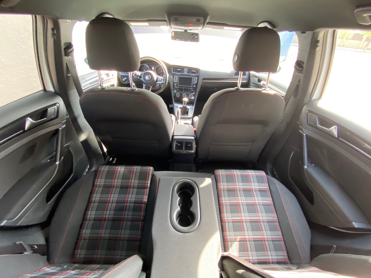 Volkswagen Golf GTI - фото 5