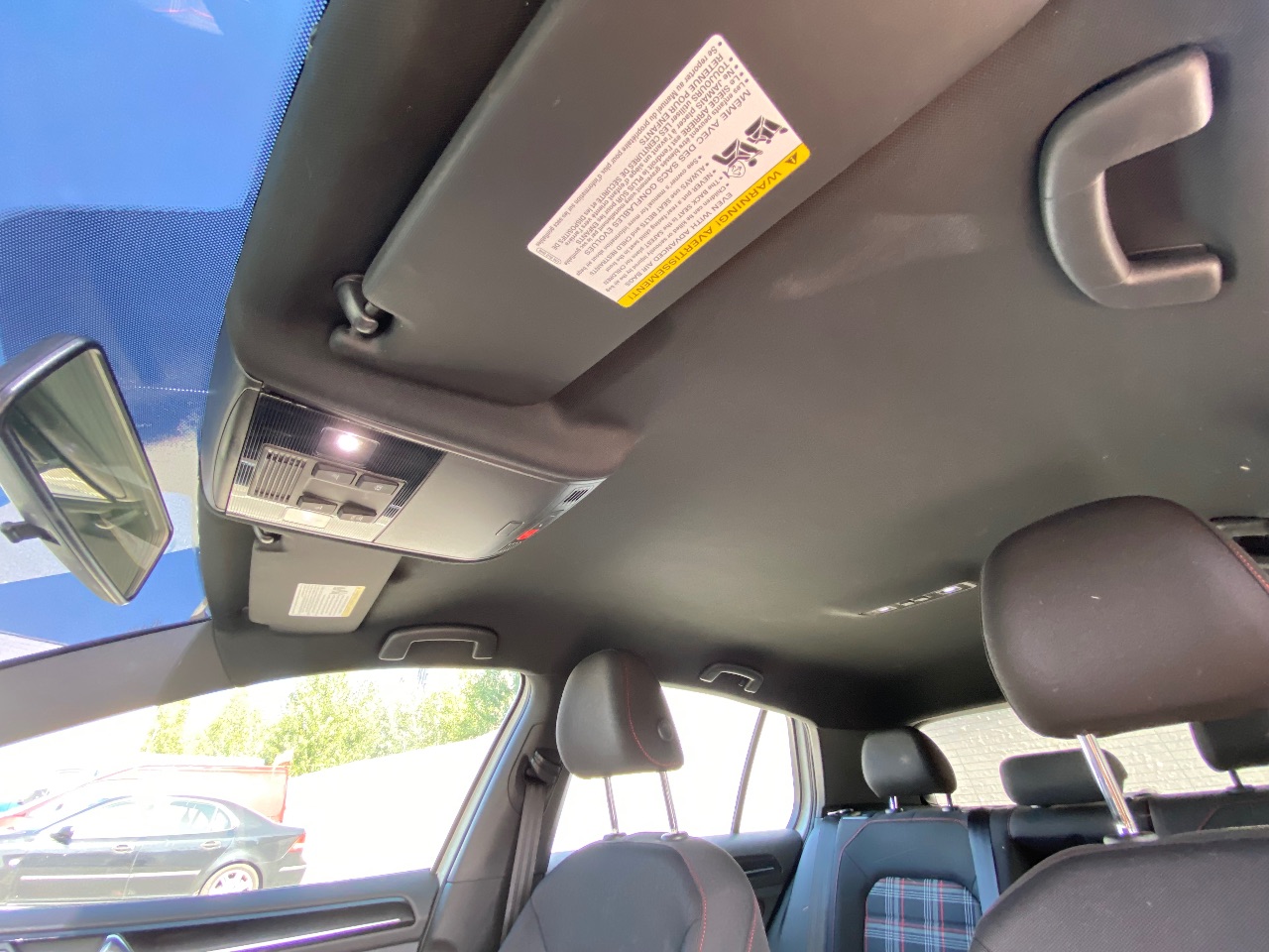 Volkswagen Golf GTI - фото 7