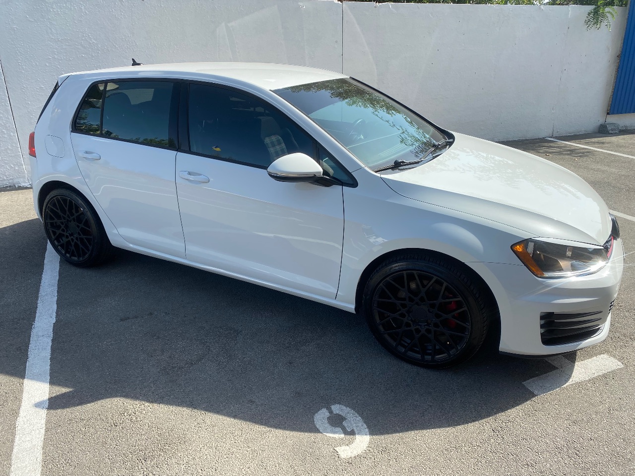 Volkswagen Golf GTI - фото 19