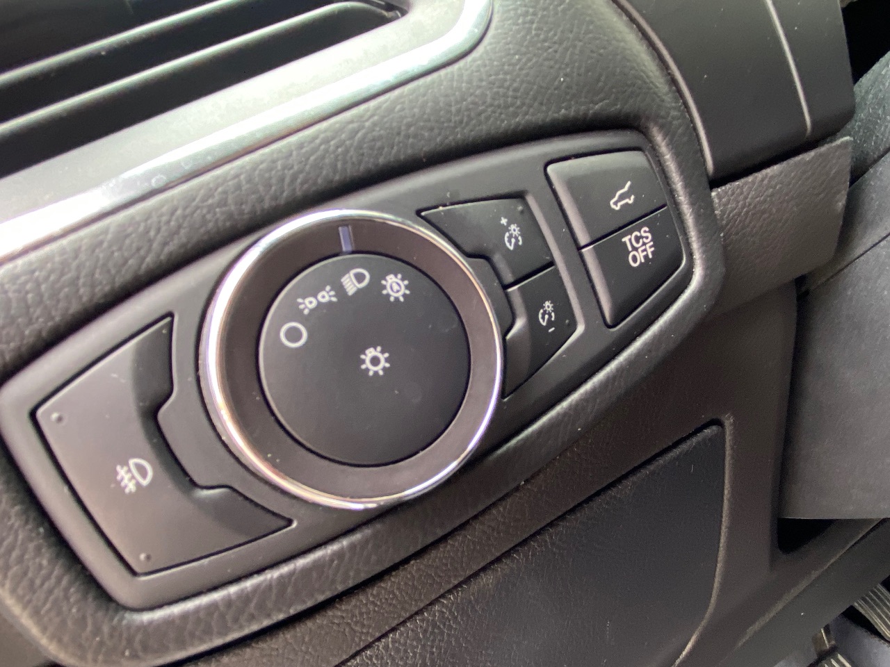 Ford Edge - фото 25