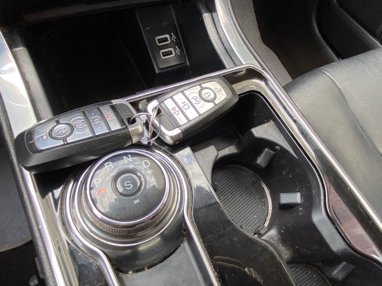 Ford Edge - фото 29