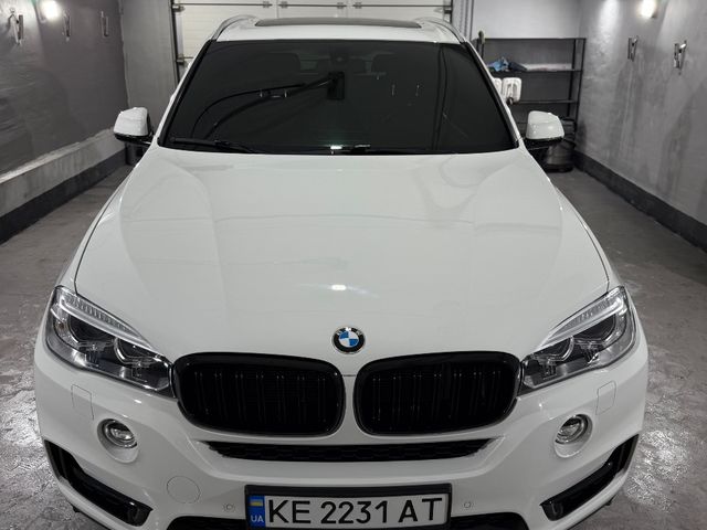 BMW X5 - фото 1