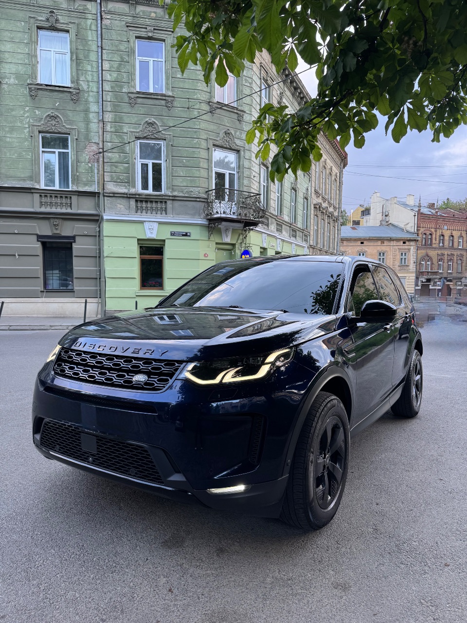 Land Rover Discovery Sport - фото 1