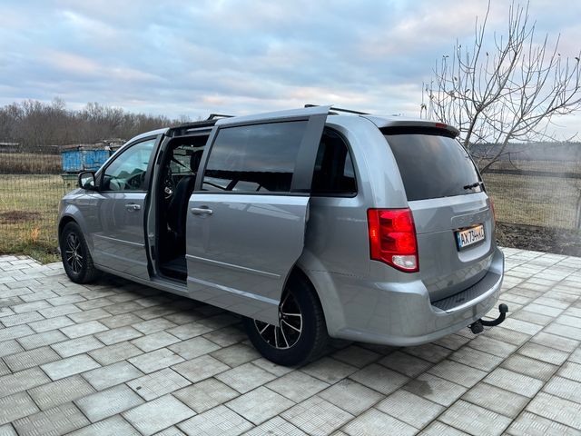 Dodge Caravan - фото 5