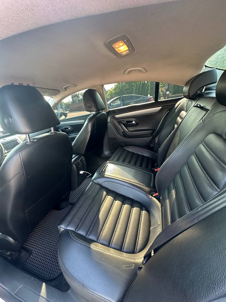 Volkswagen Passat CC - фото 8