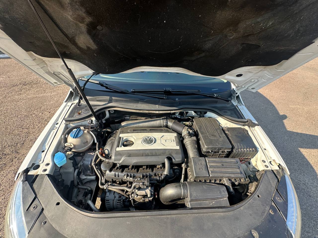 Volkswagen Passat CC - фото 9