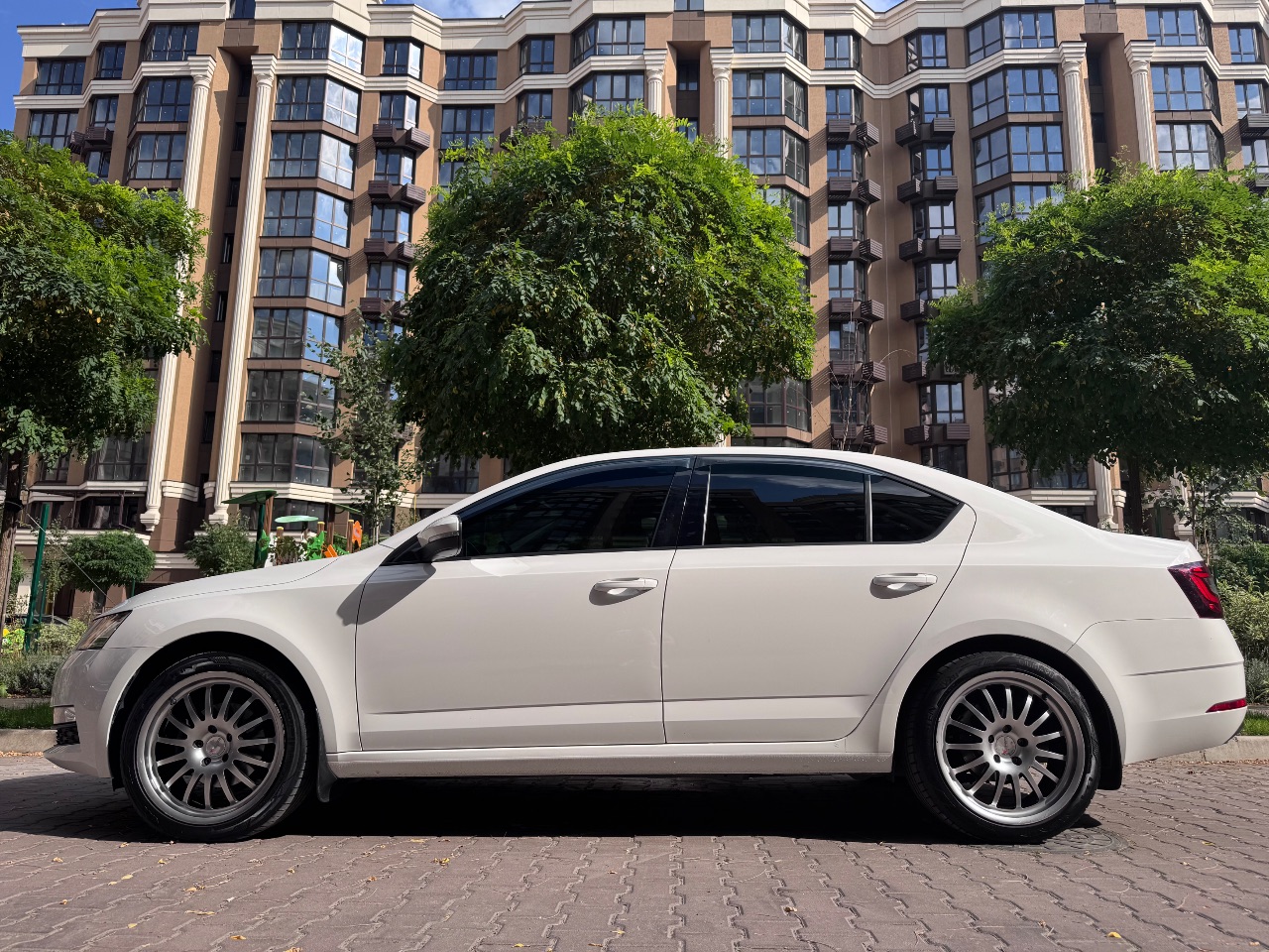 Skoda Octavia - фото 4