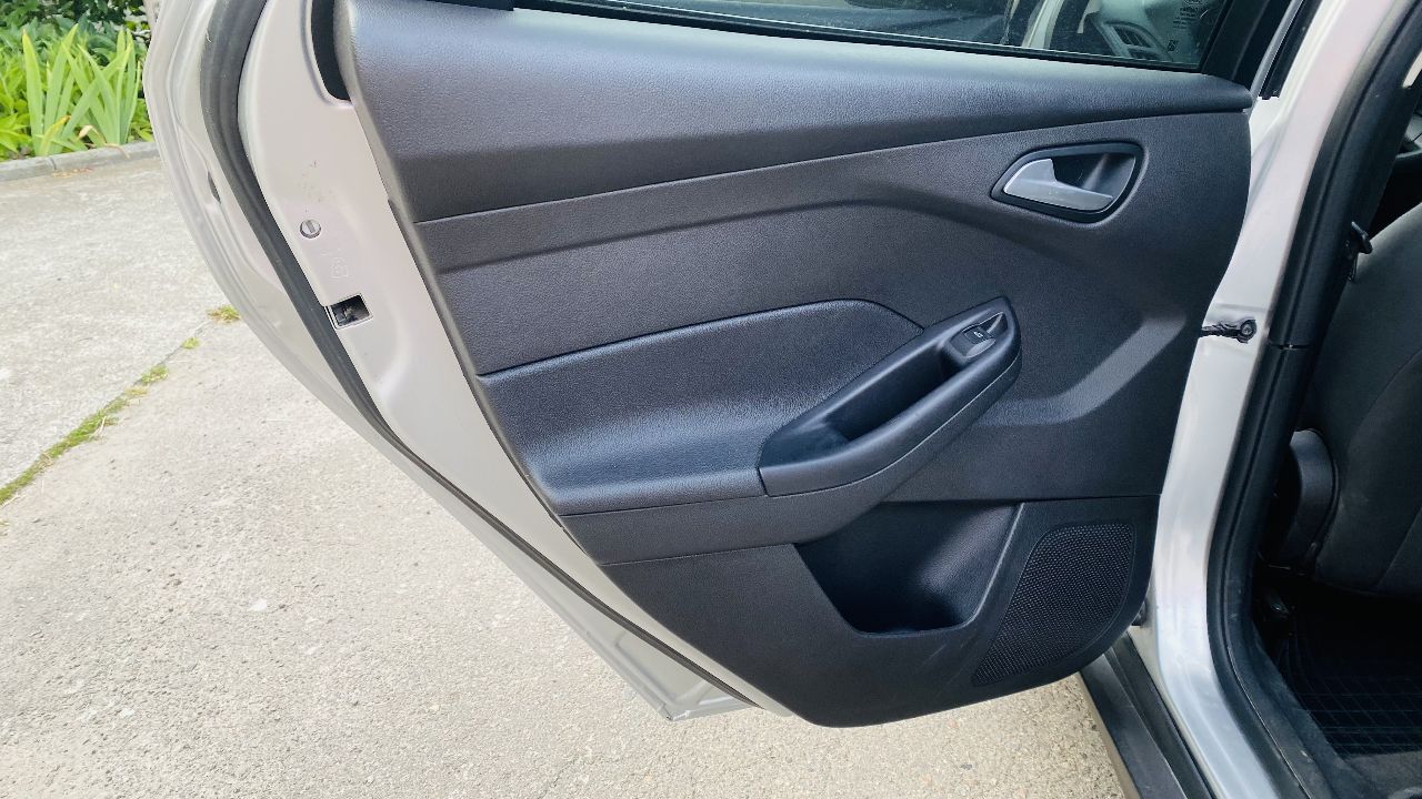 Ford Focus - фото 13