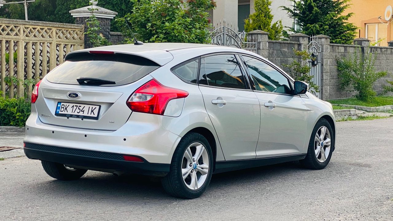 Ford Focus - фото 5