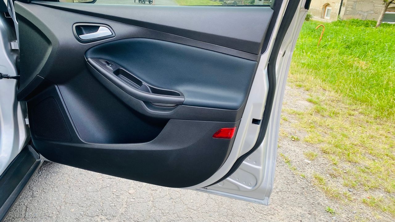 Ford Focus - фото 16