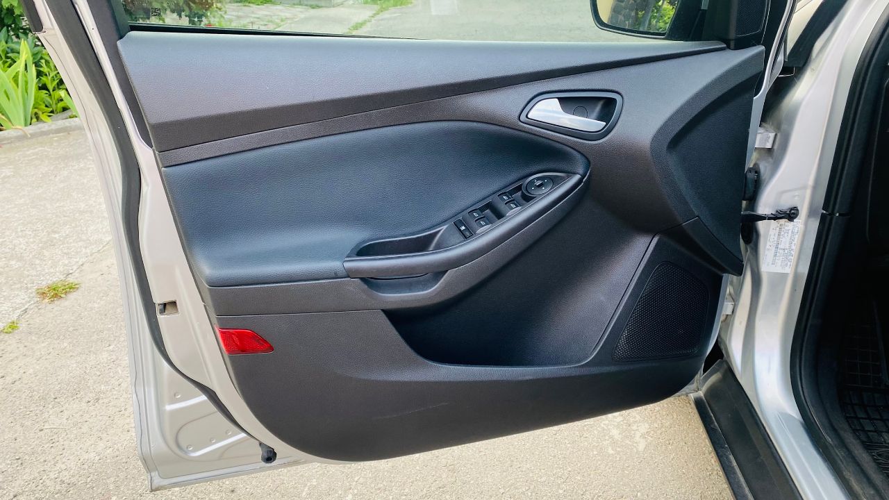 Ford Focus - фото 10