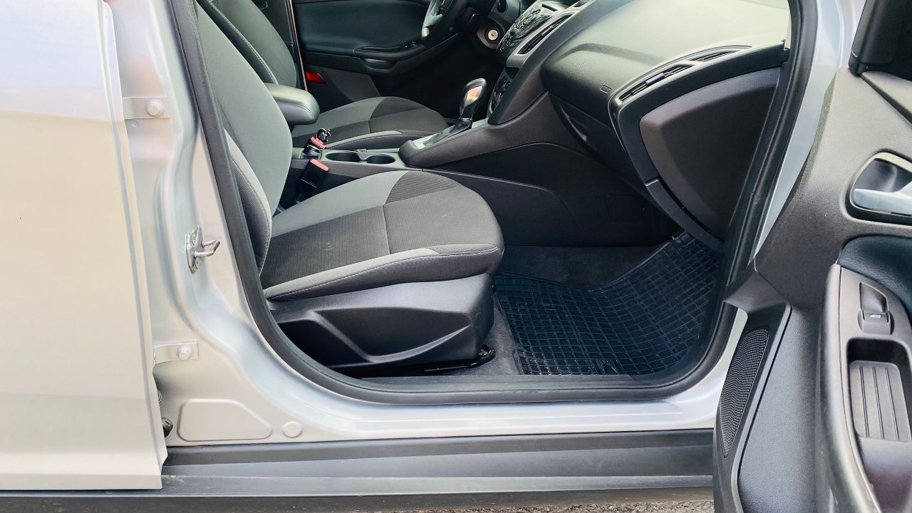 Ford Focus - фото 17