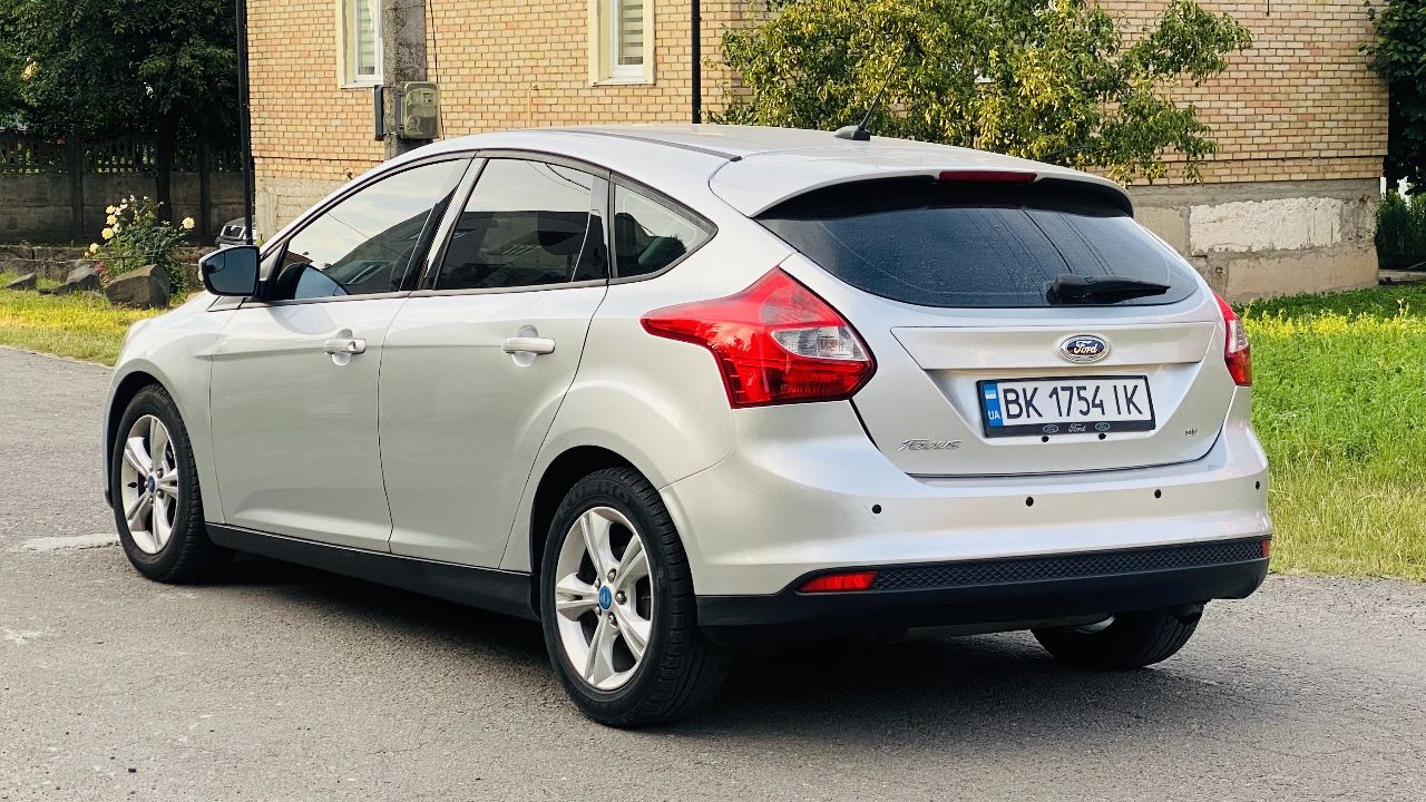 Ford Focus - фото 7