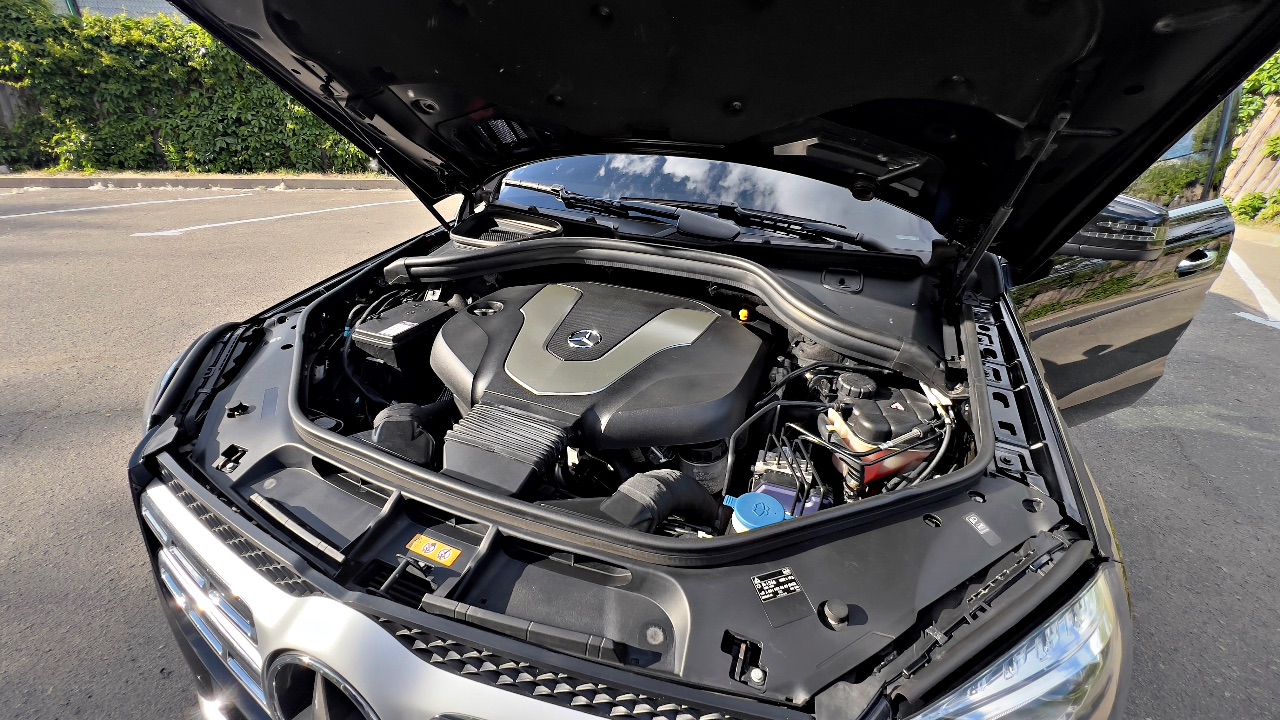 Mercedes-Benz GLS - фото 10