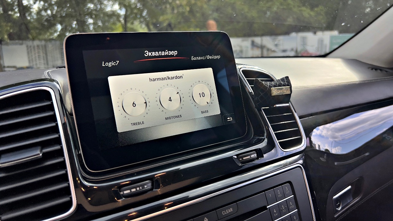 Mercedes-Benz GLS - фото 17