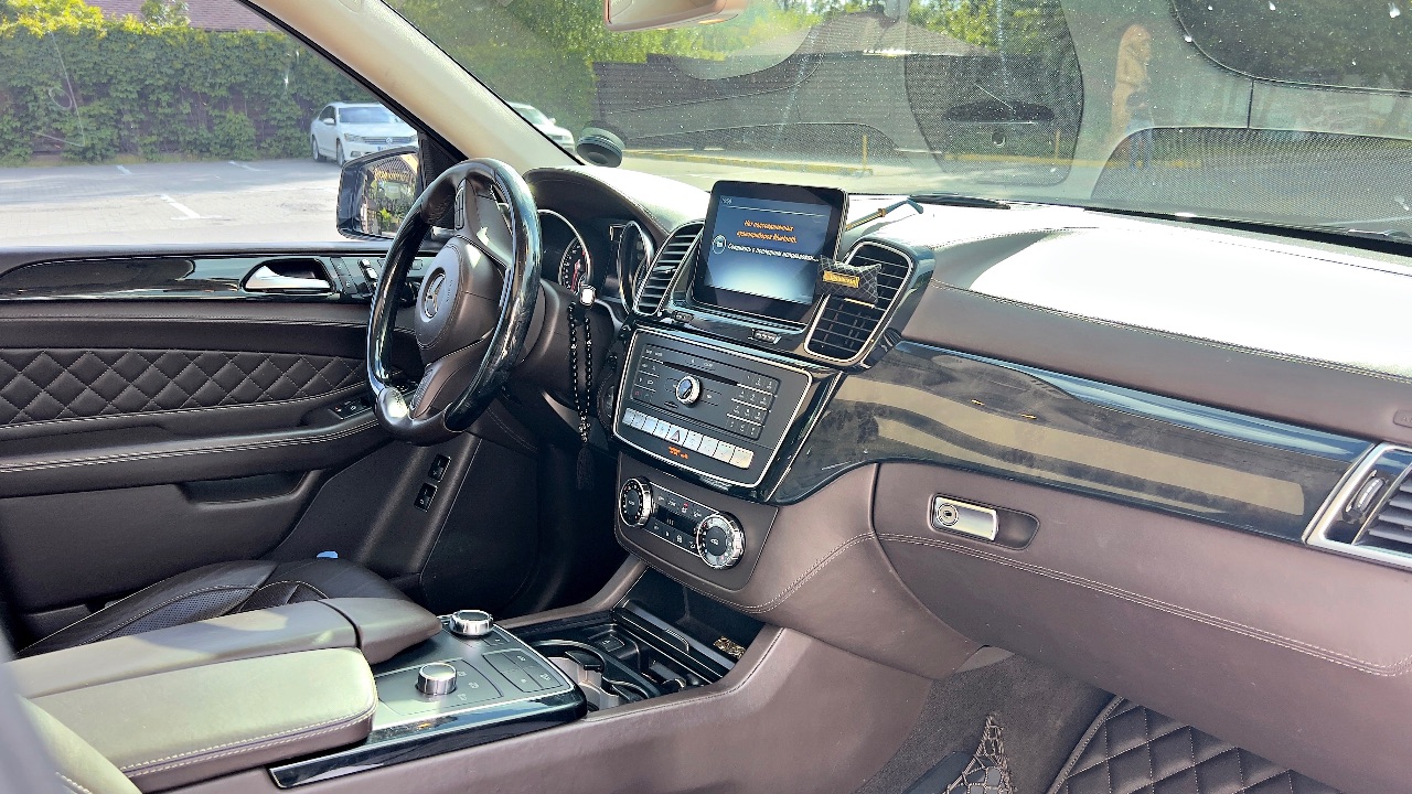 Mercedes-Benz GLS - фото 19