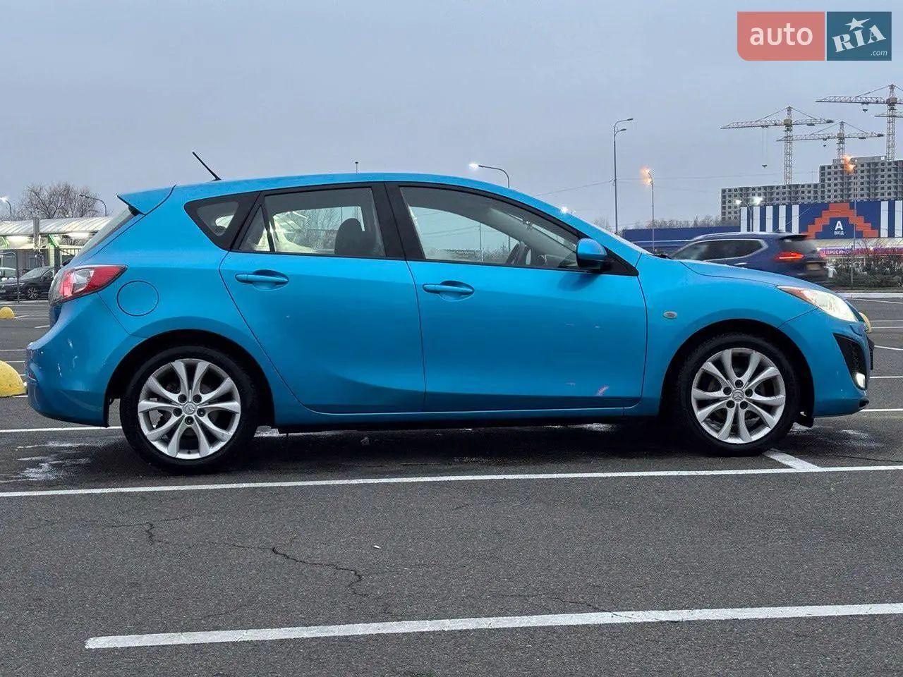 Mazda 3 - фото 13