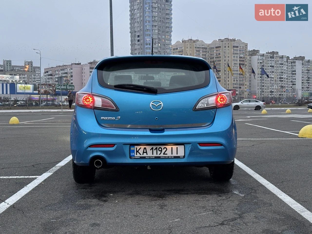 Mazda 3 - фото 11