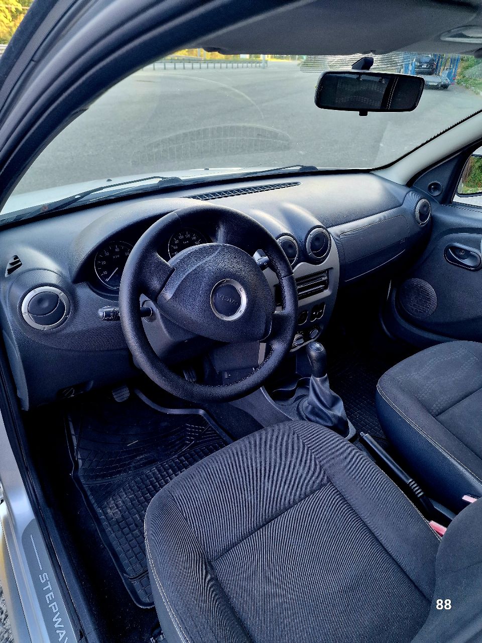 Dacia Sandero - фото 16