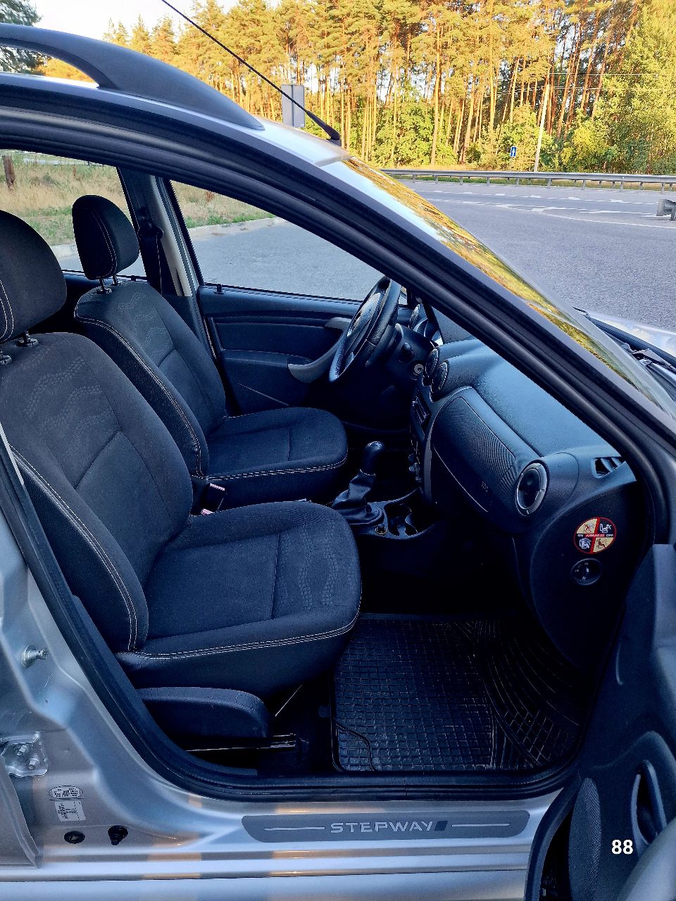 Dacia Sandero - фото 9