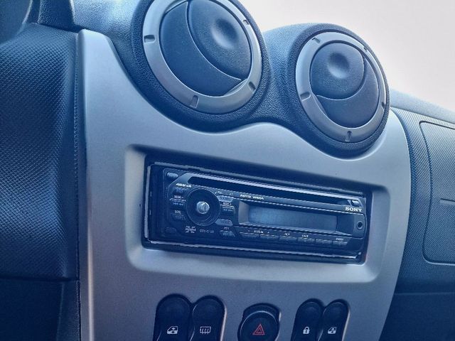 Dacia Sandero - фото 2