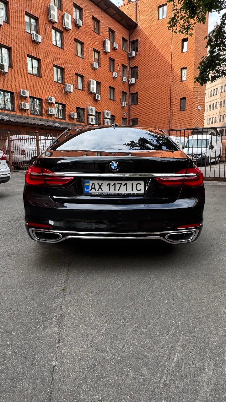 BMW 7 серії - фото 3