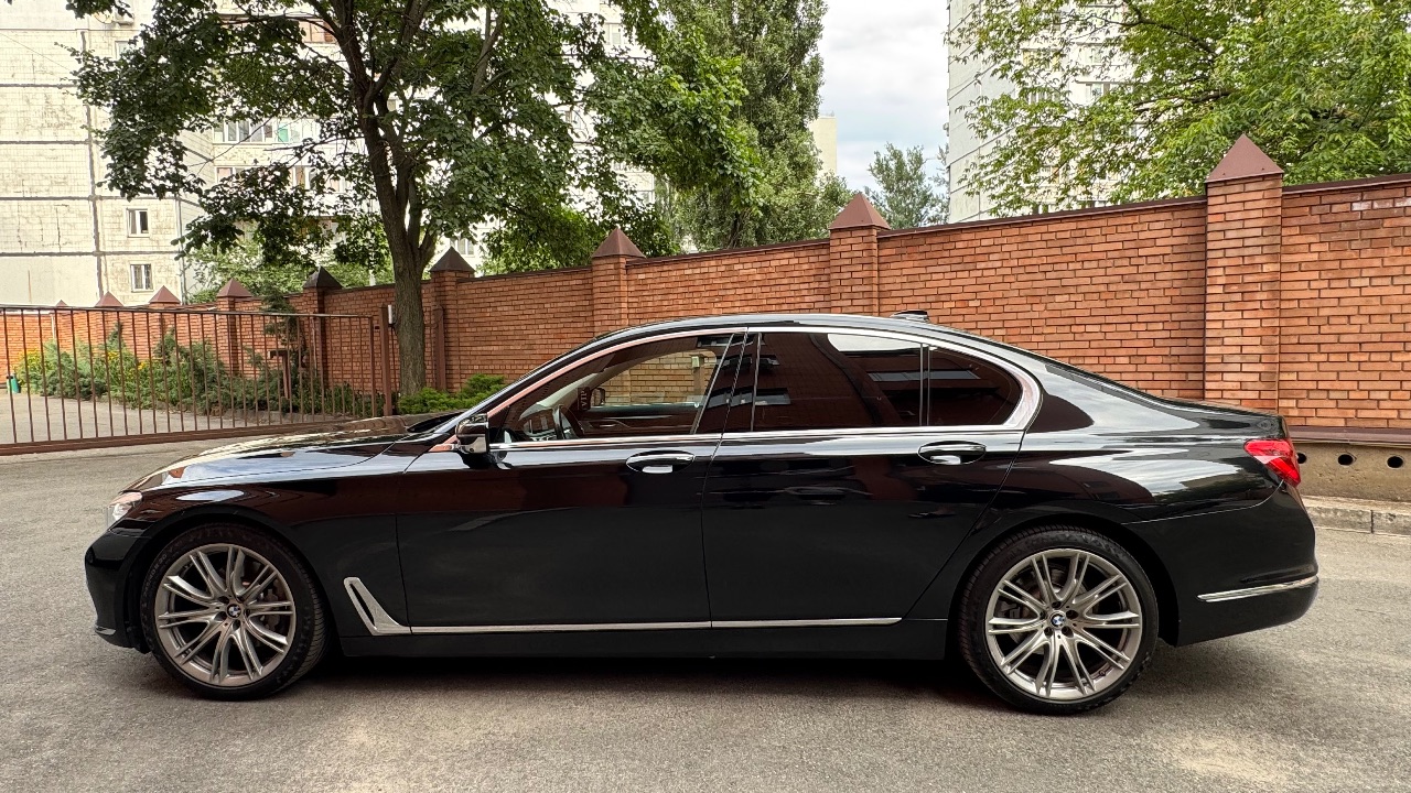 BMW 7 серії - фото 5