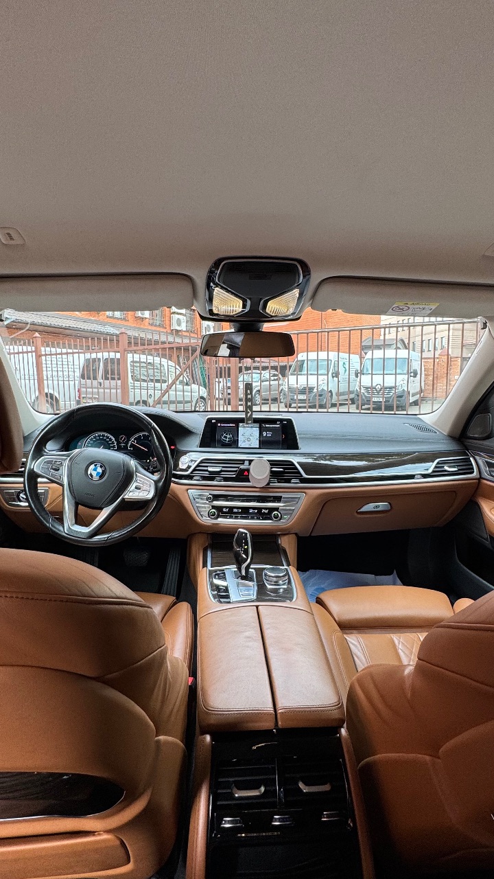 BMW 7 серії - фото 7