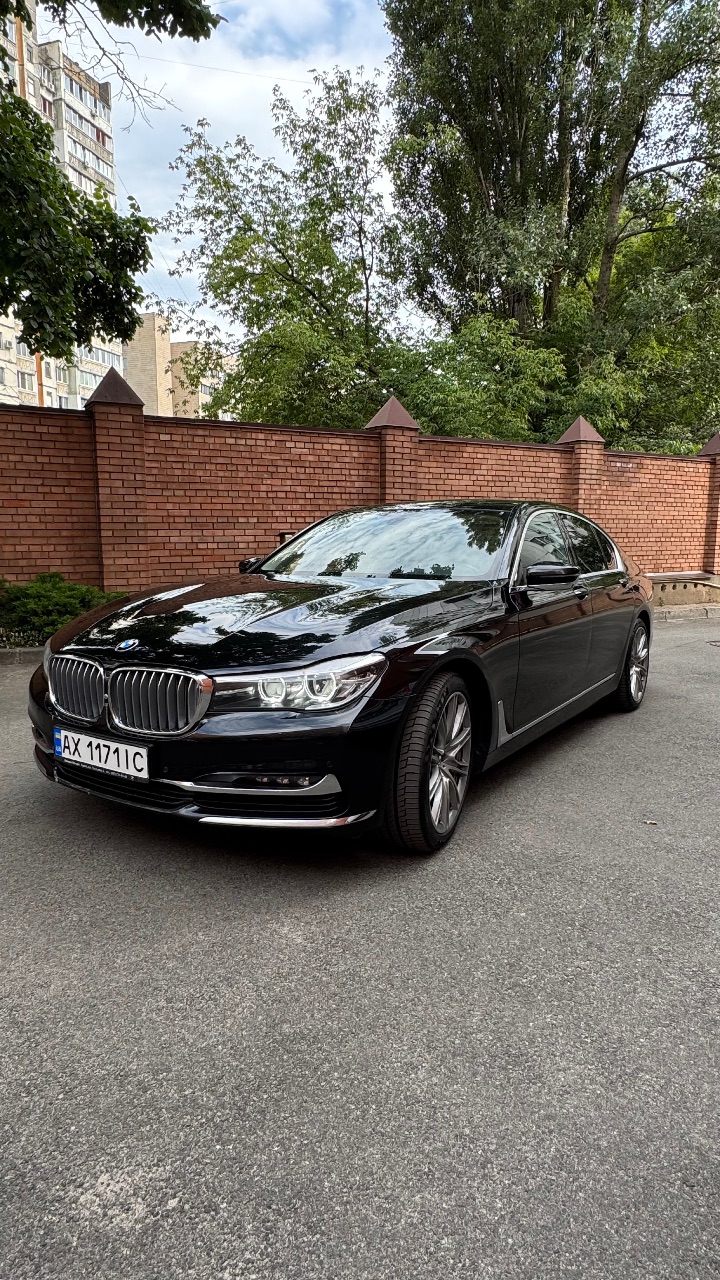 BMW 7 серії - фото 2