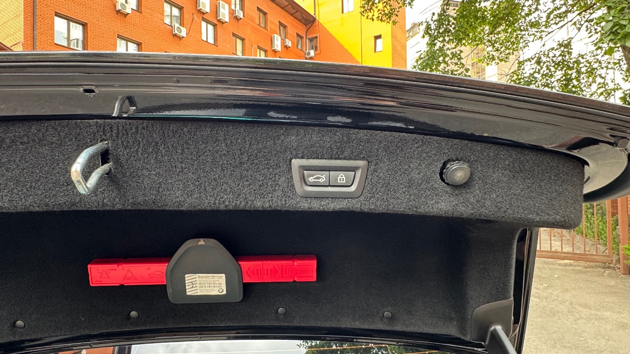 BMW 7 серії - фото 21